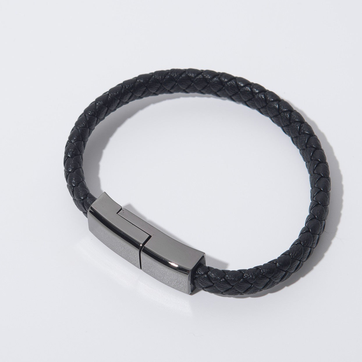 Bracelet USB Charger – Stylish Leather Charging Cable for iPhone, Android, and USB-C Devices